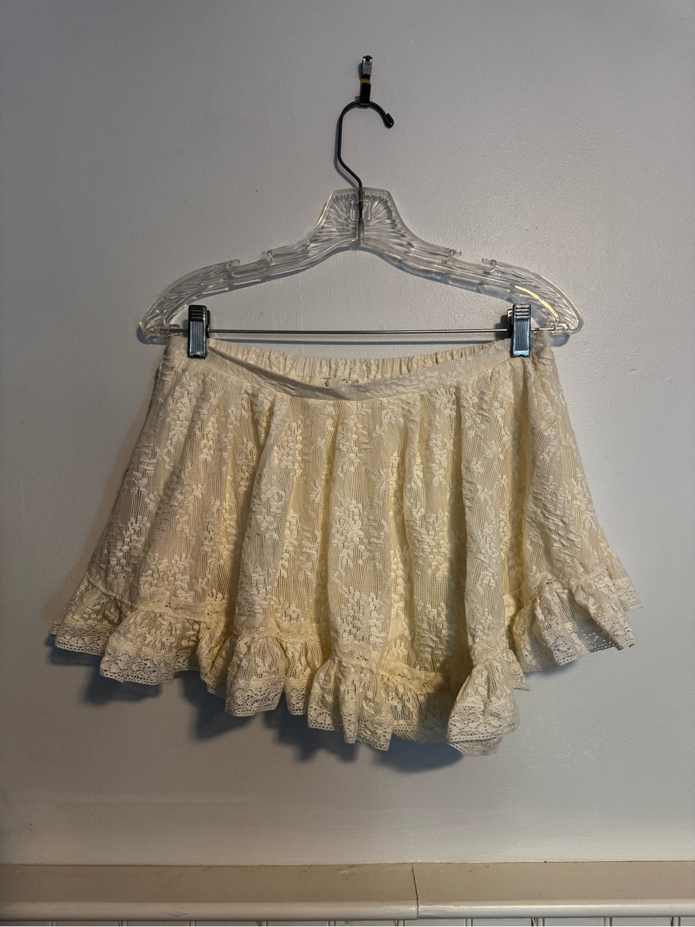 NWOT Zara Lace Ruffle Mini Skort in Cream